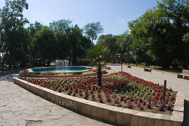 Плажовете край Созопол на Черно море в България. Плаж и къмпинг на Созопол